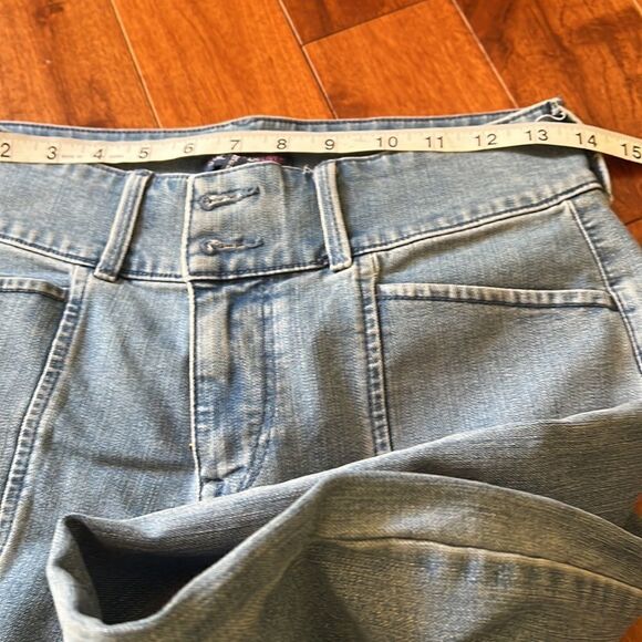 Issac Mizrahi Lives Light Blue Washed Denim Jeans - Picture 5 of 8